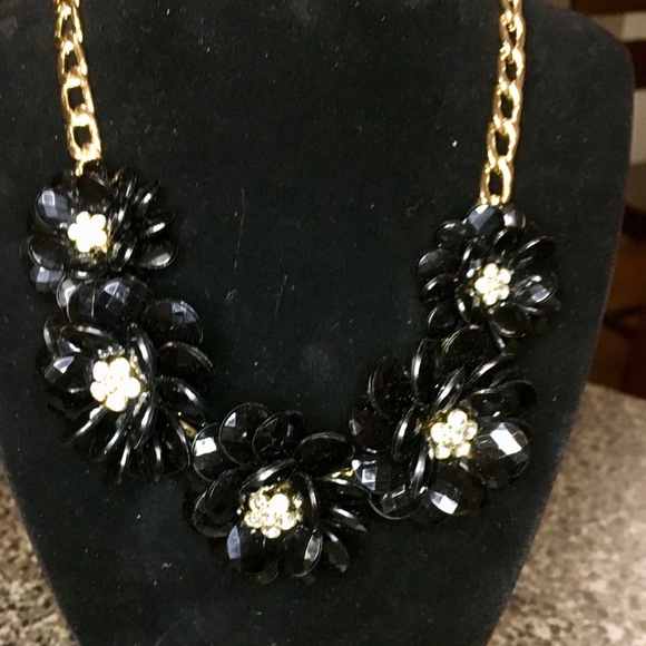 Black Gem Flower Gold Statement Necklace - Picture 4 of 8